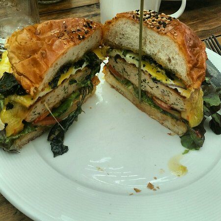 Bay's Cafe